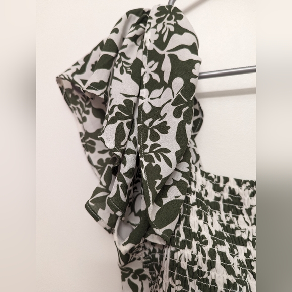 Dynamite Short sleeve ruffle sweetheart top - Picture 5 of 7